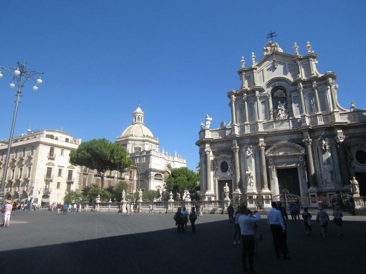A casa di Milena Apartment Catania Bagian luar foto